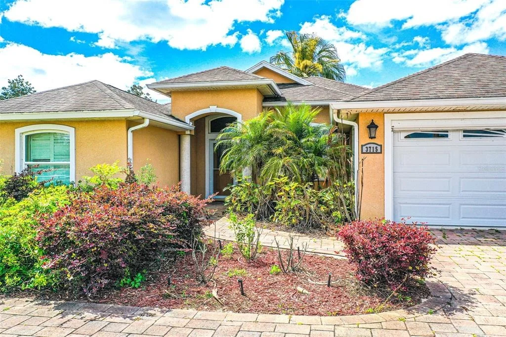 Photo of 3715 SEBRING PARKWAY