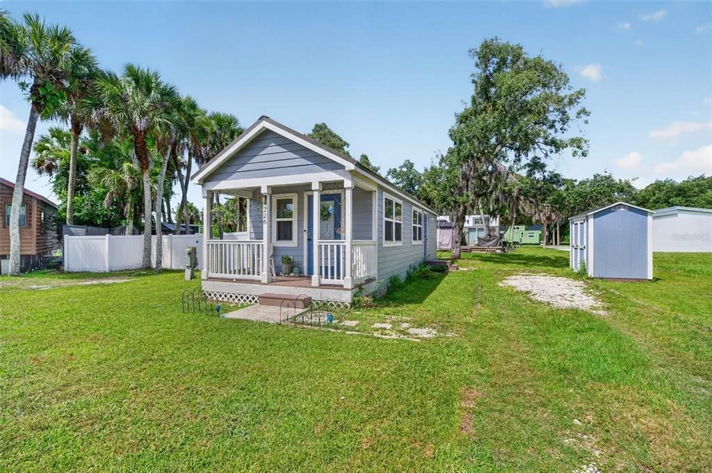 Photo of 226 FLAMINGO DRIVE