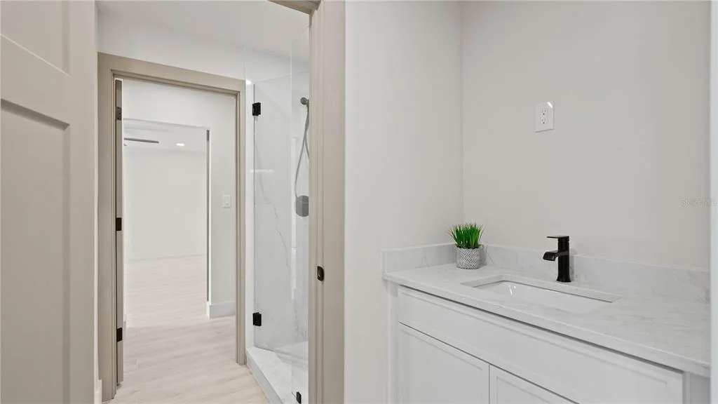 Photo of 1447 BIRD ROAD