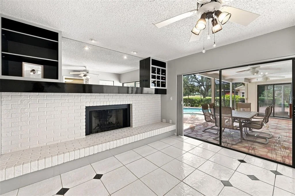 Photo of 550 PALMDALE DRIVE