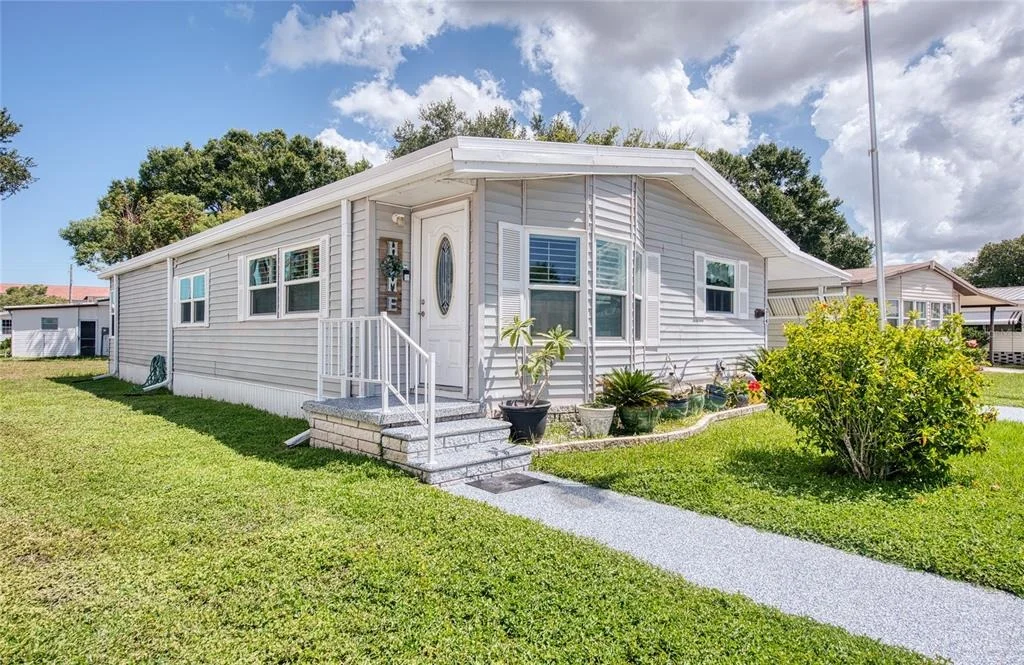 Photo of 214 DOLPHIN DRIVE N
