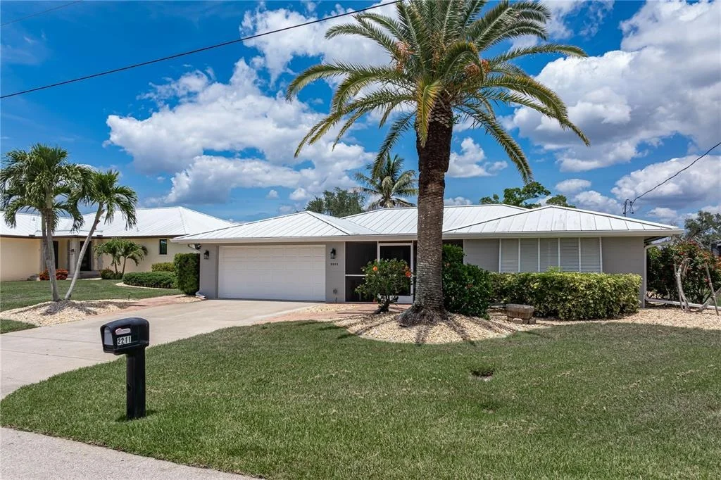Photo of 2211 PALM TREE DRIVE