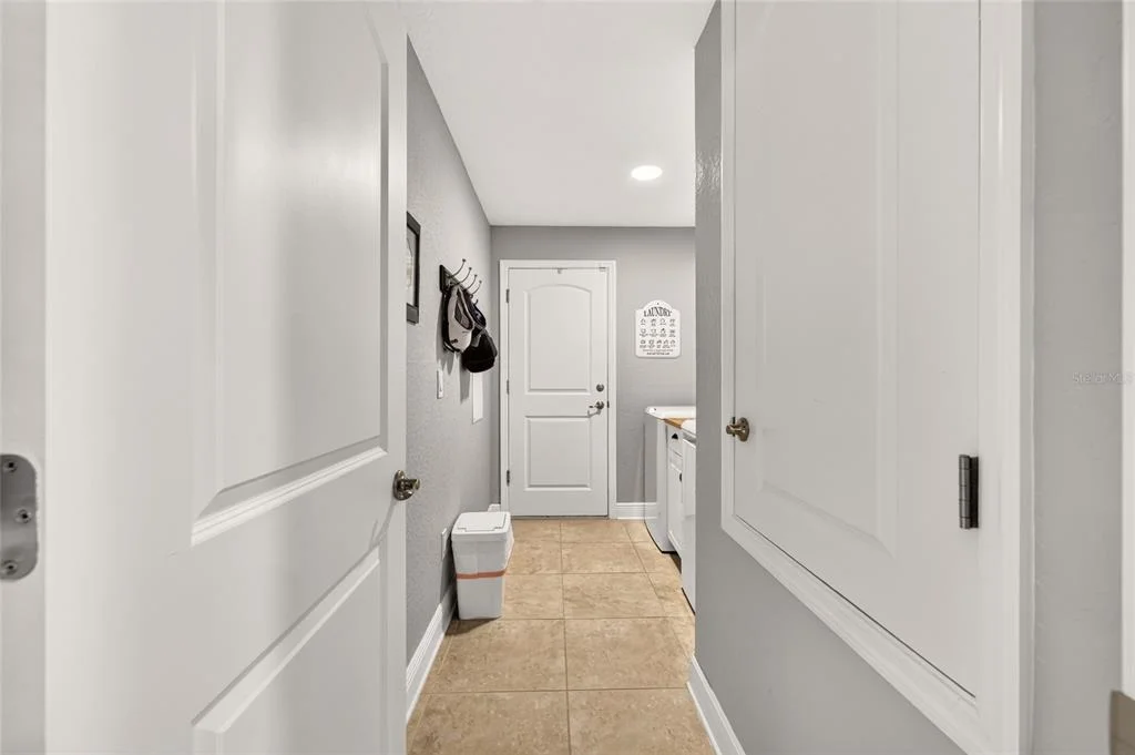 Photo of 6943 SE 11TH PLACE
