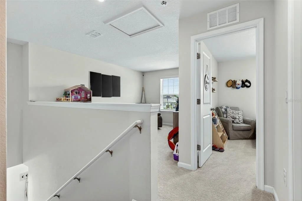 Photo of 381 CRESTWIND DRIVE