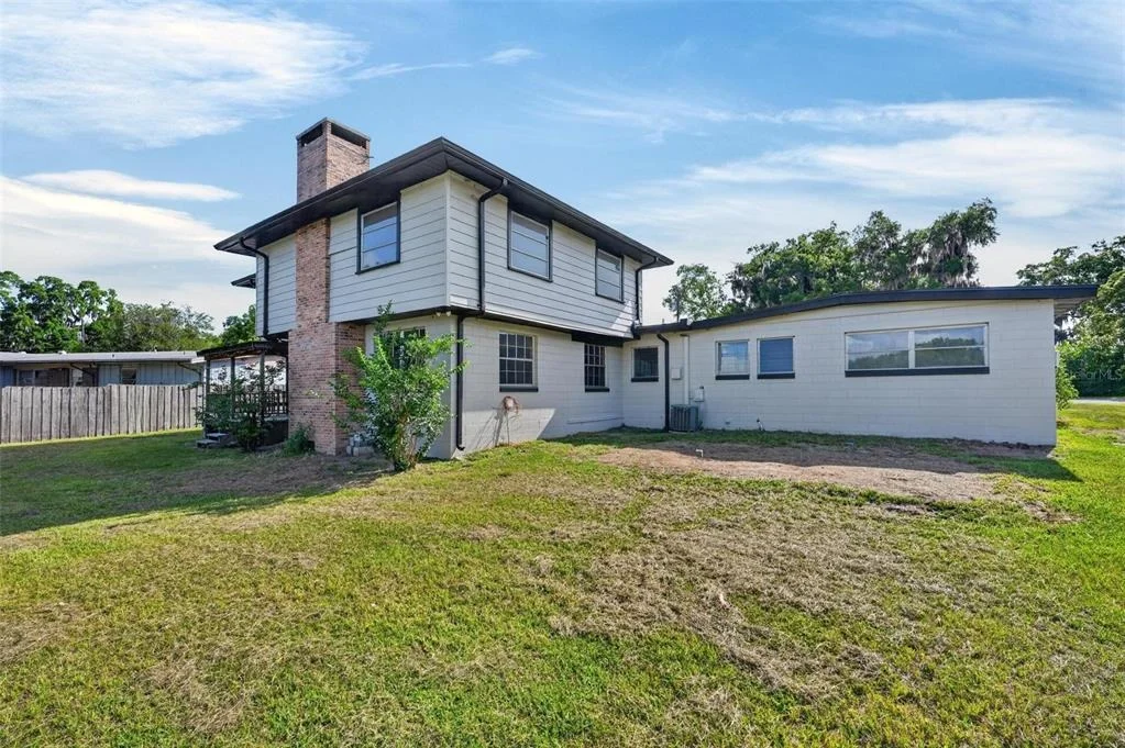 Photo of 710 TWIN OAKS LANE