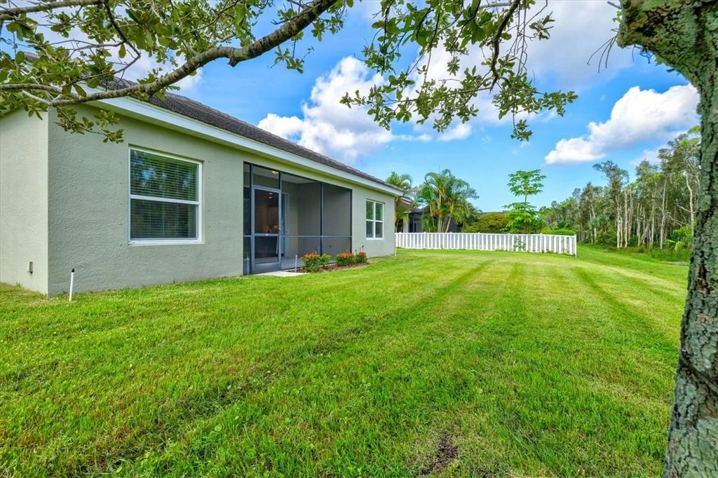 Photo of 128 AVENS DR