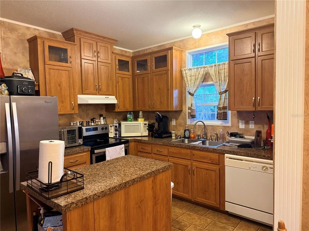 Photo of 21809 SUNSET DRIVE