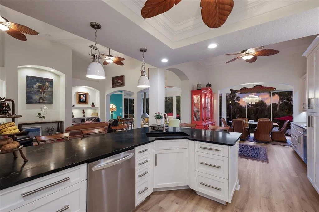 Photo of 10110 CREEKSIDE DRIVE