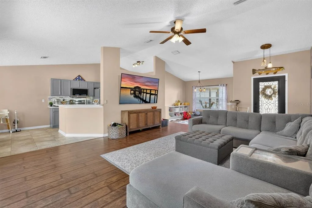 Photo of 19 RED OAK PLACE