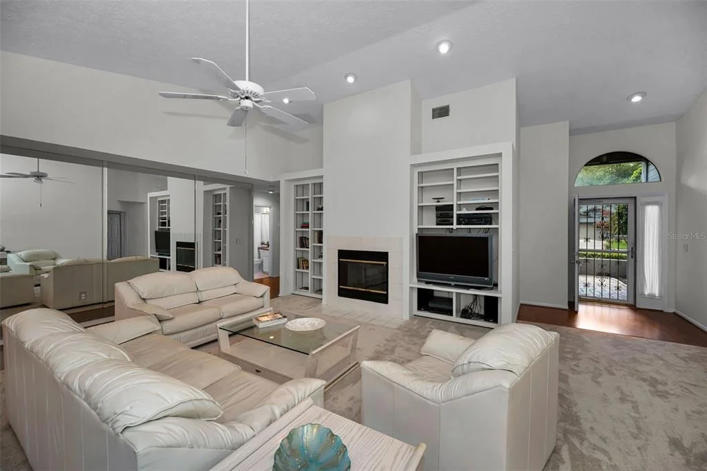 Photo of 900 LUCAS LANE