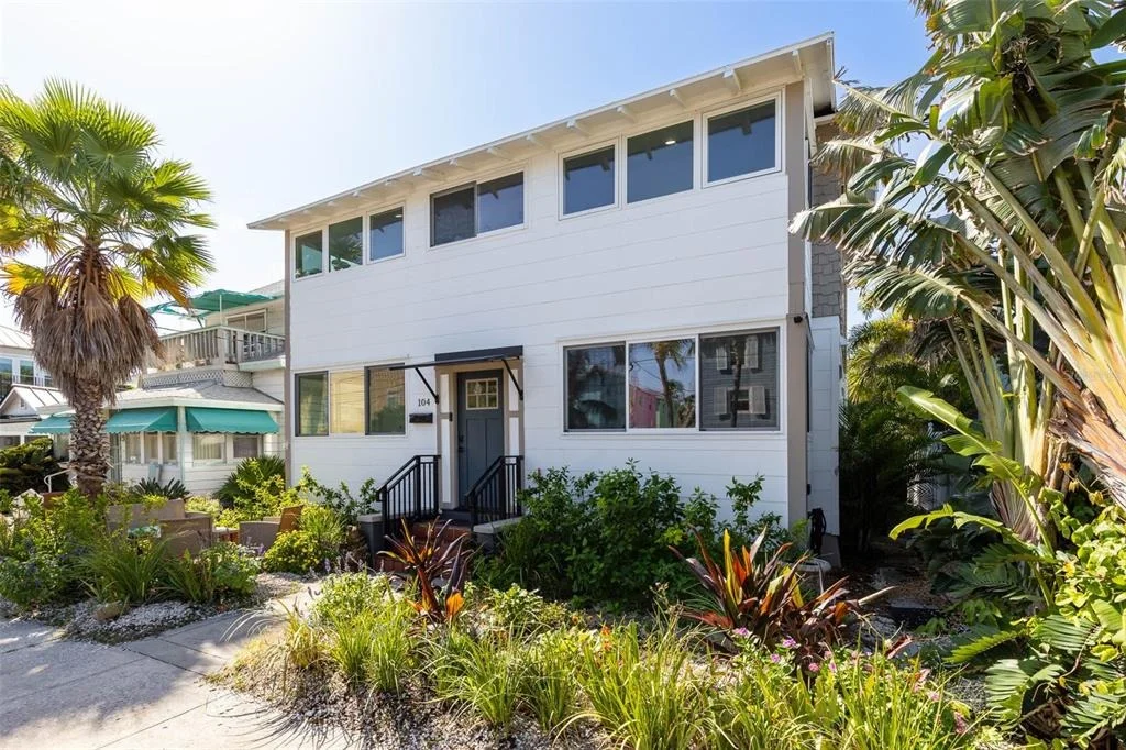 Photo of 104 6TH AVENUE