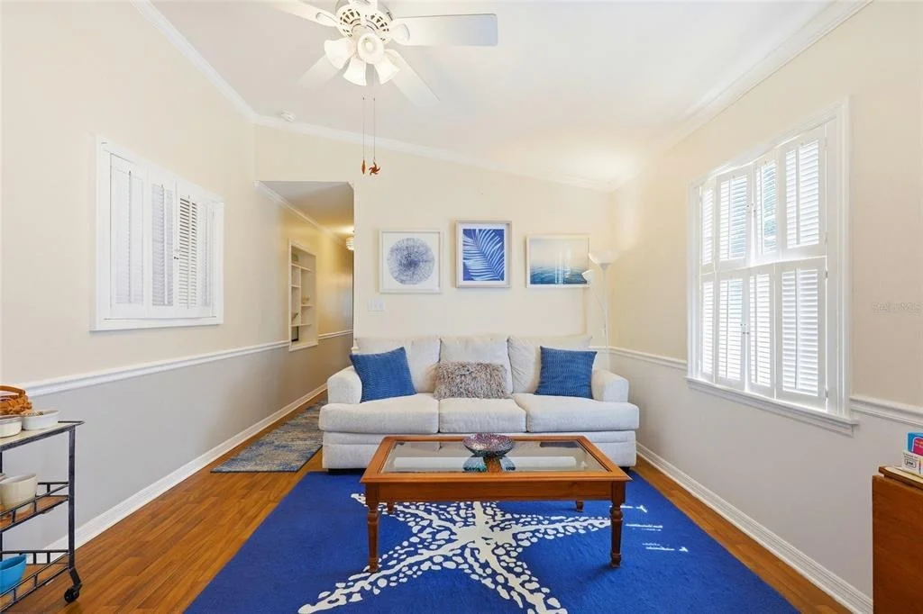 Photo of 936 N BAKER STREET