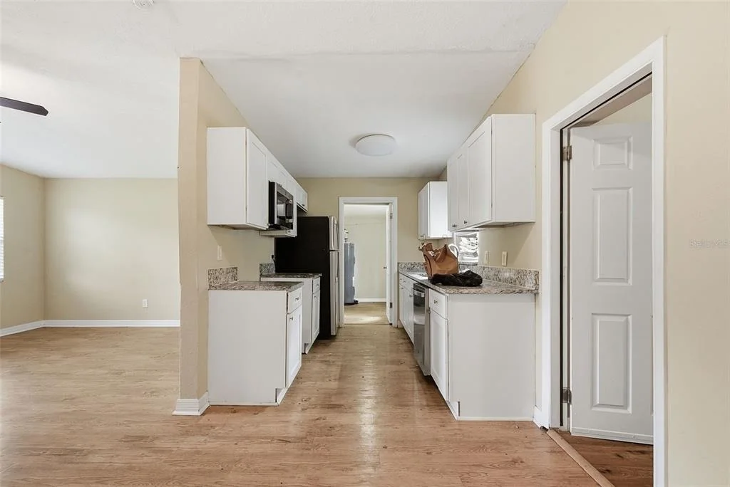 Photo of 6138 OAKCREST CIRCLE