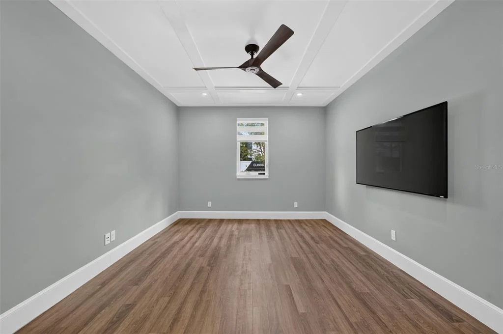 Photo of 720 PANSY AVENUE