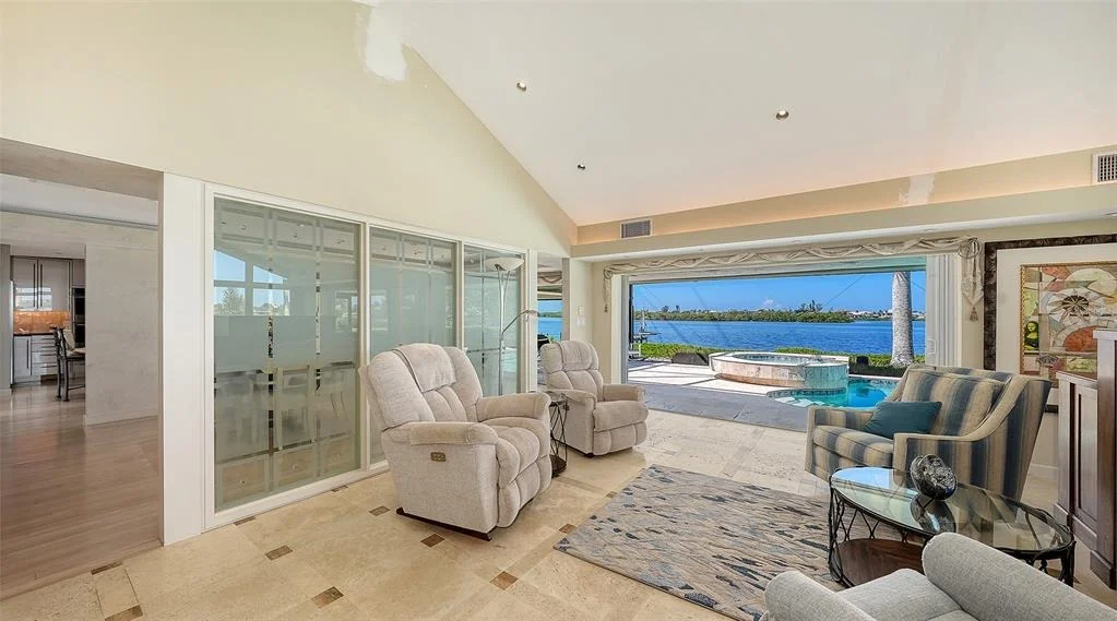 Photo of 321 LOOKOUT POINT DRIVE