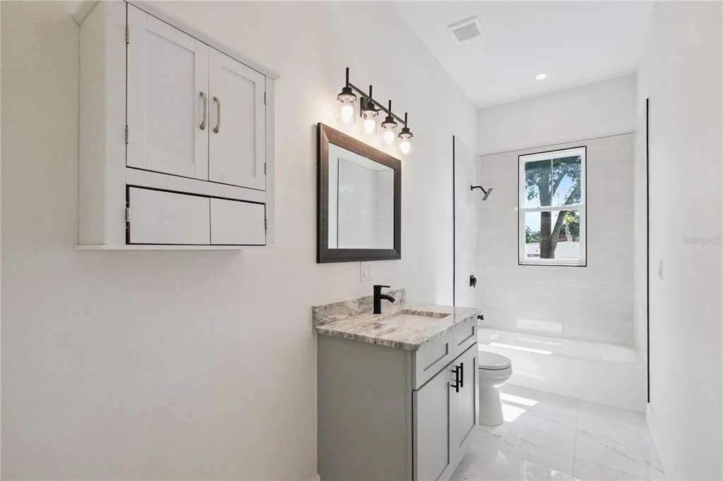 Photo of 207 AVENUE E SE