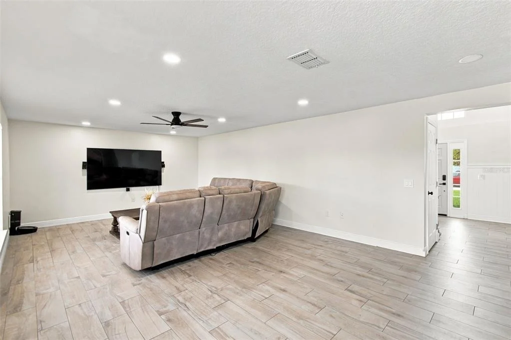 Photo of 6113 WATERFIELD WAY