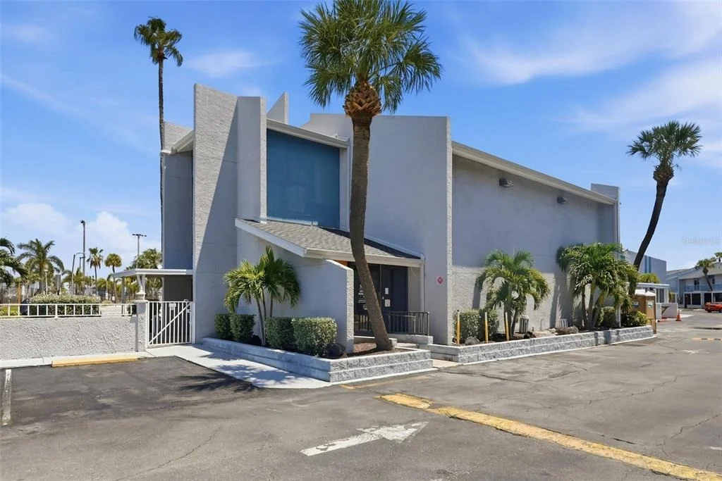Photo of Unit F at 175 MEDALLION BOULEVARD