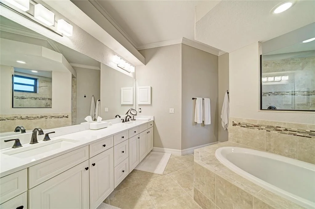 Photo of 5660 CLOVERLEAF RUN