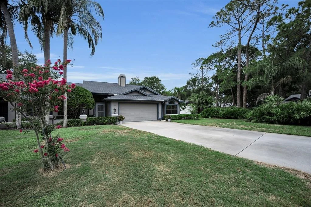 Photo of 900 LUCAS LANE