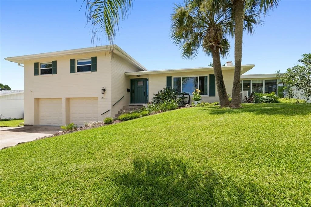 Photo of 76 BANYAN DRIVE
