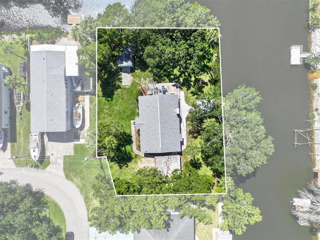 Photo of 6086 ISLAND DRIVE