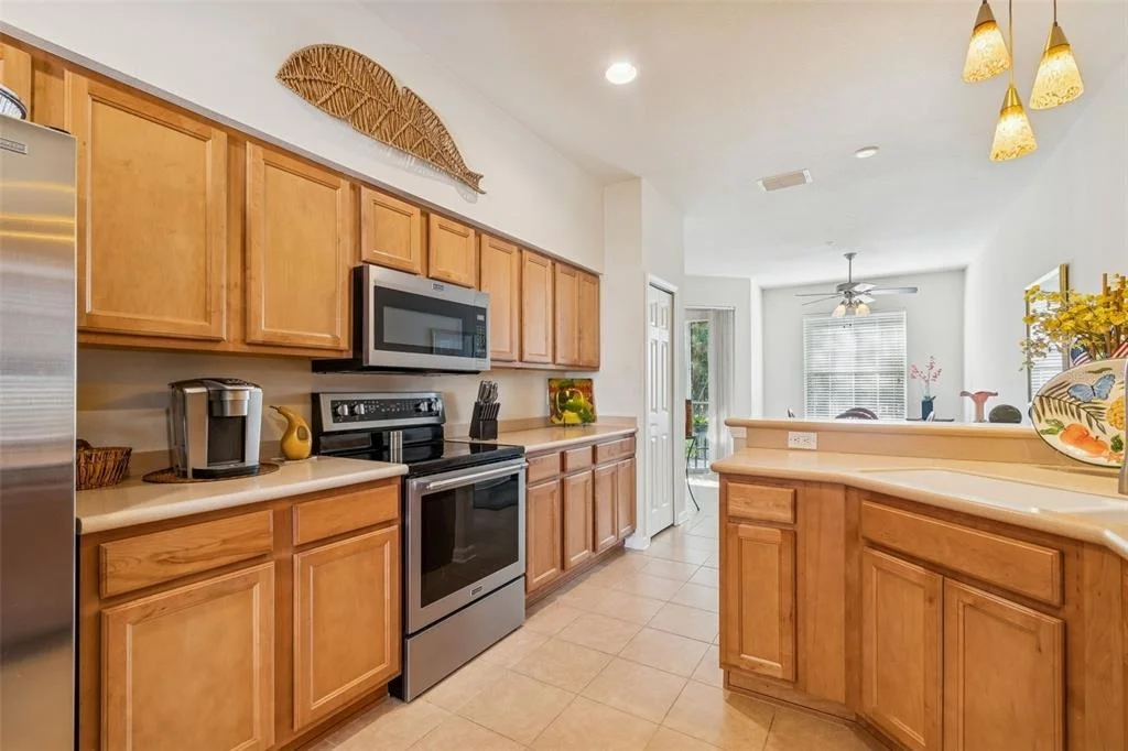 Photo of 894 LANTERN WAY