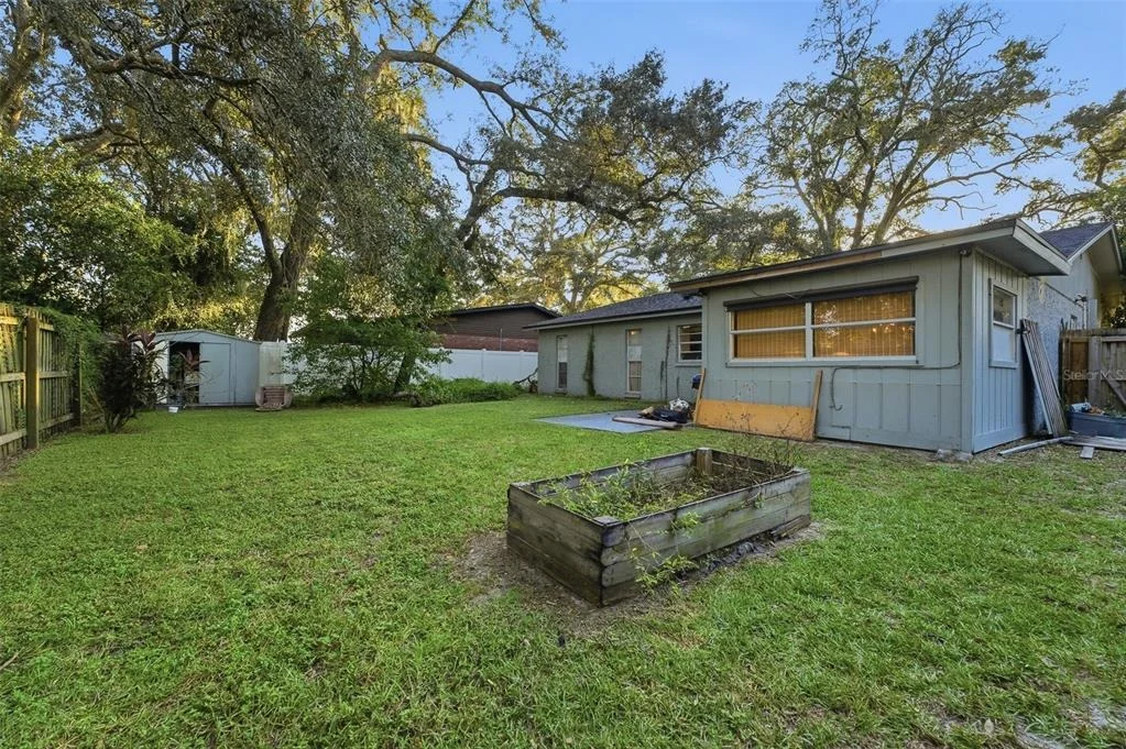 Photo of 9627 HIDDEN OAKS CIRCLE