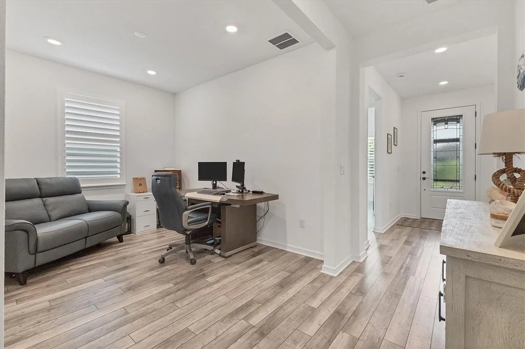 Photo of 10622 WYNWARD WAY