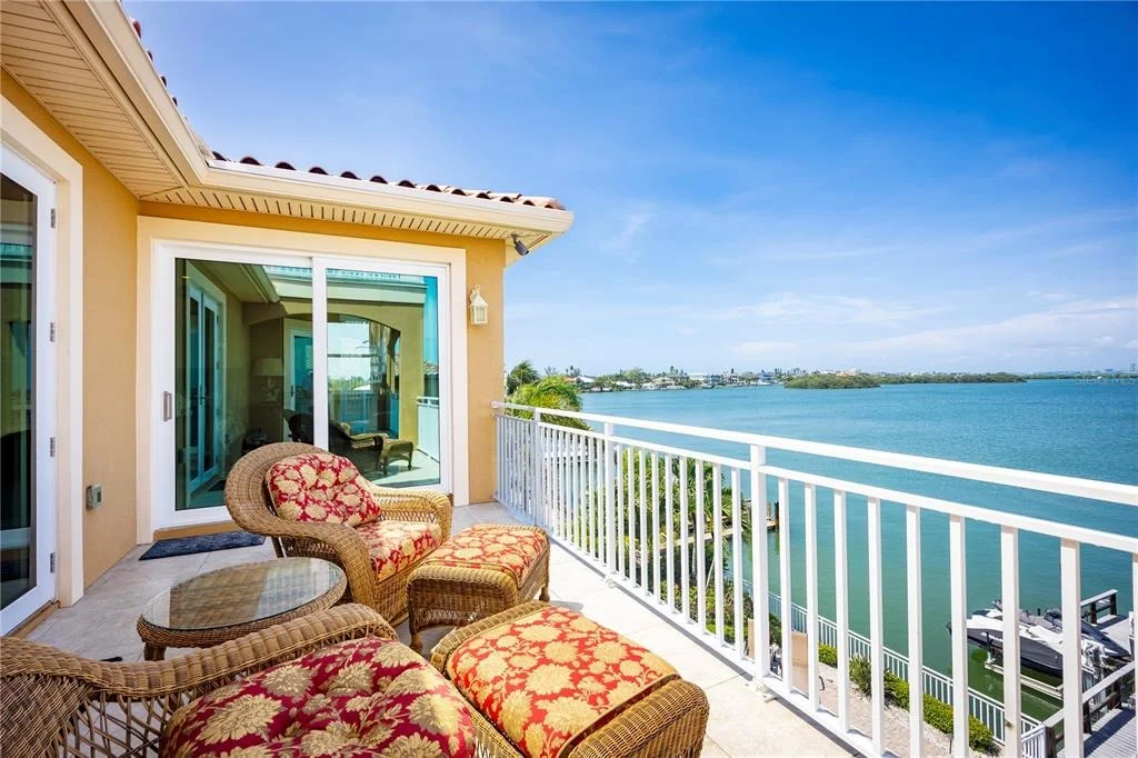 Photo of 306 HARBOR DRIVE