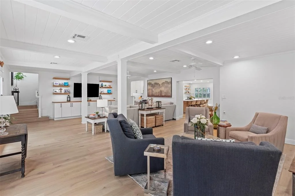 Photo of 480 W DAVIS BOULEVARD