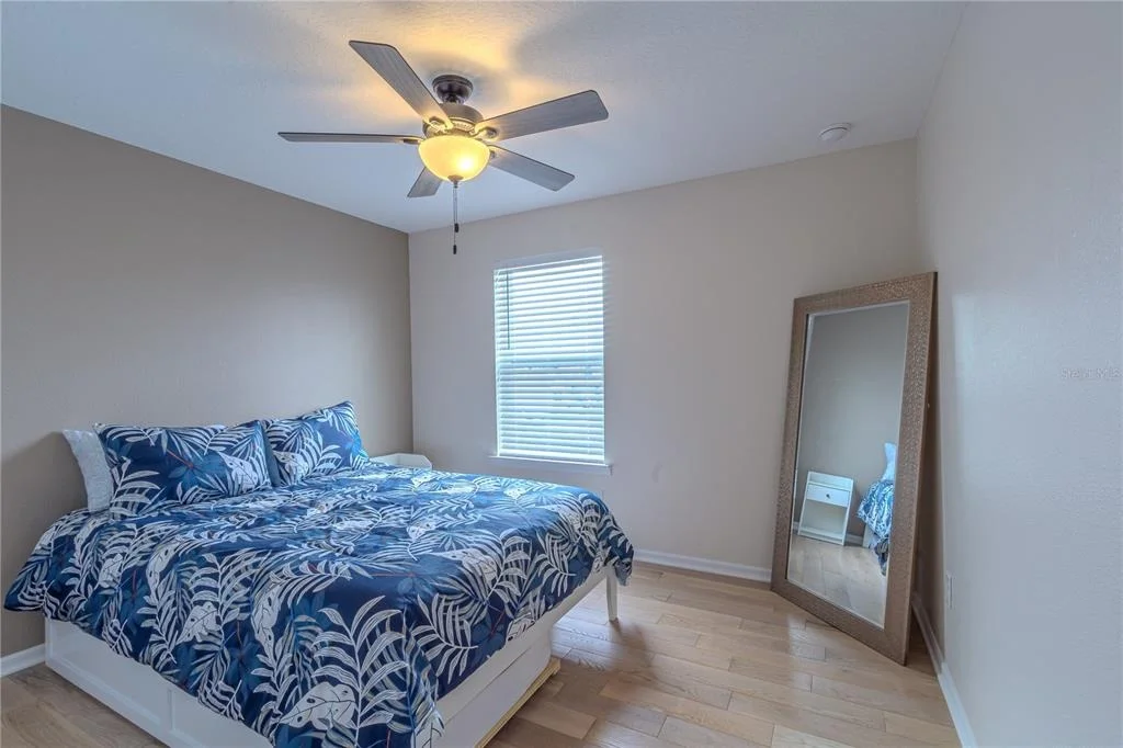 Photo of 1261 LONE PALM WAY
