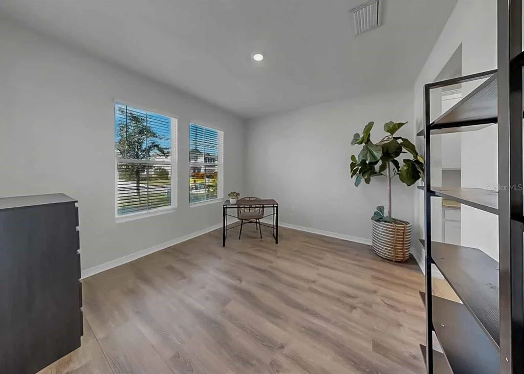 Photo of 16454 WOODSIDE GLEN
