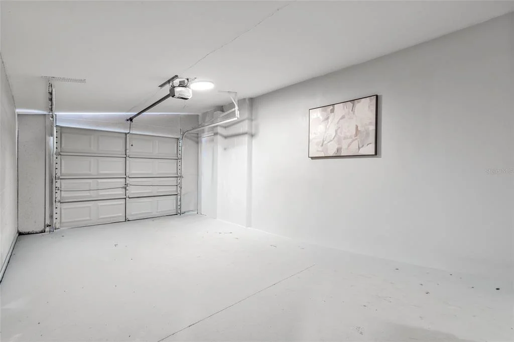 Photo of 1375 LAKE DRIVE