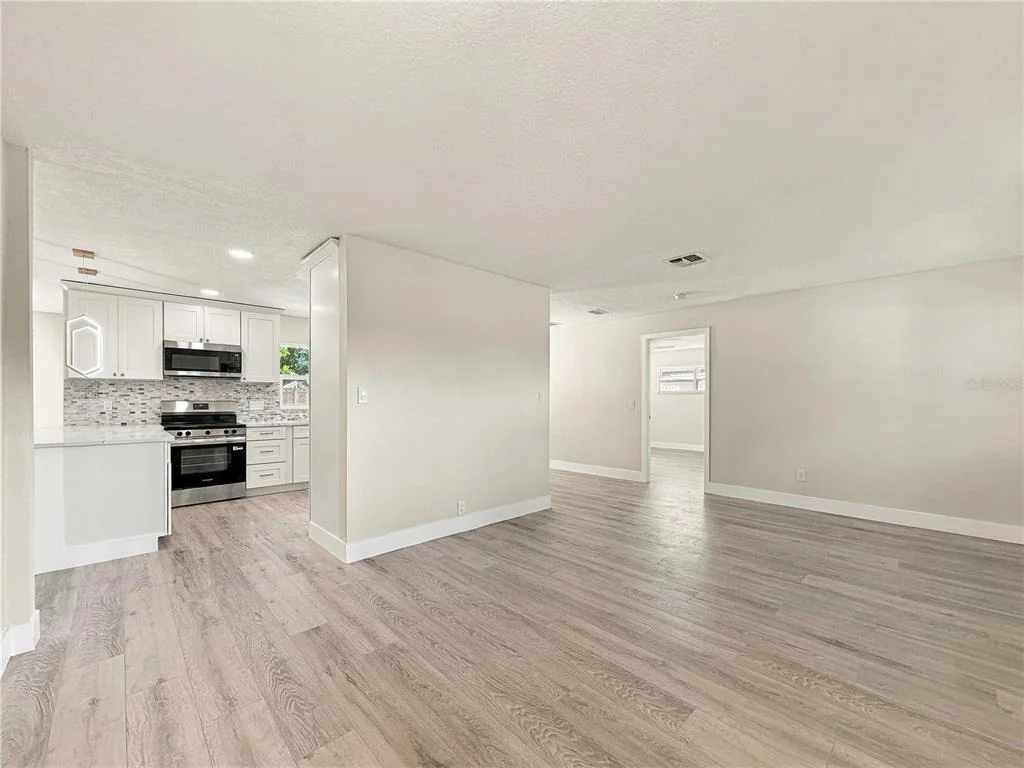 Photo of 7015 CRESTLAKE DRIVE