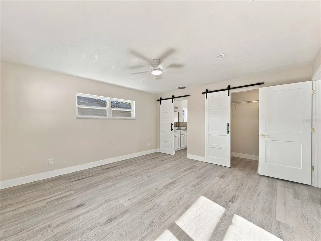 Photo of 7015 CRESTLAKE DRIVE