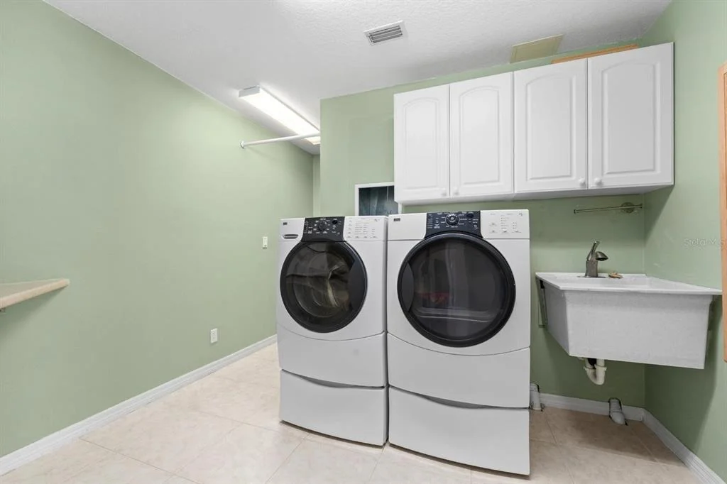 Photo of 921 POINT SEASIDE DRIVE