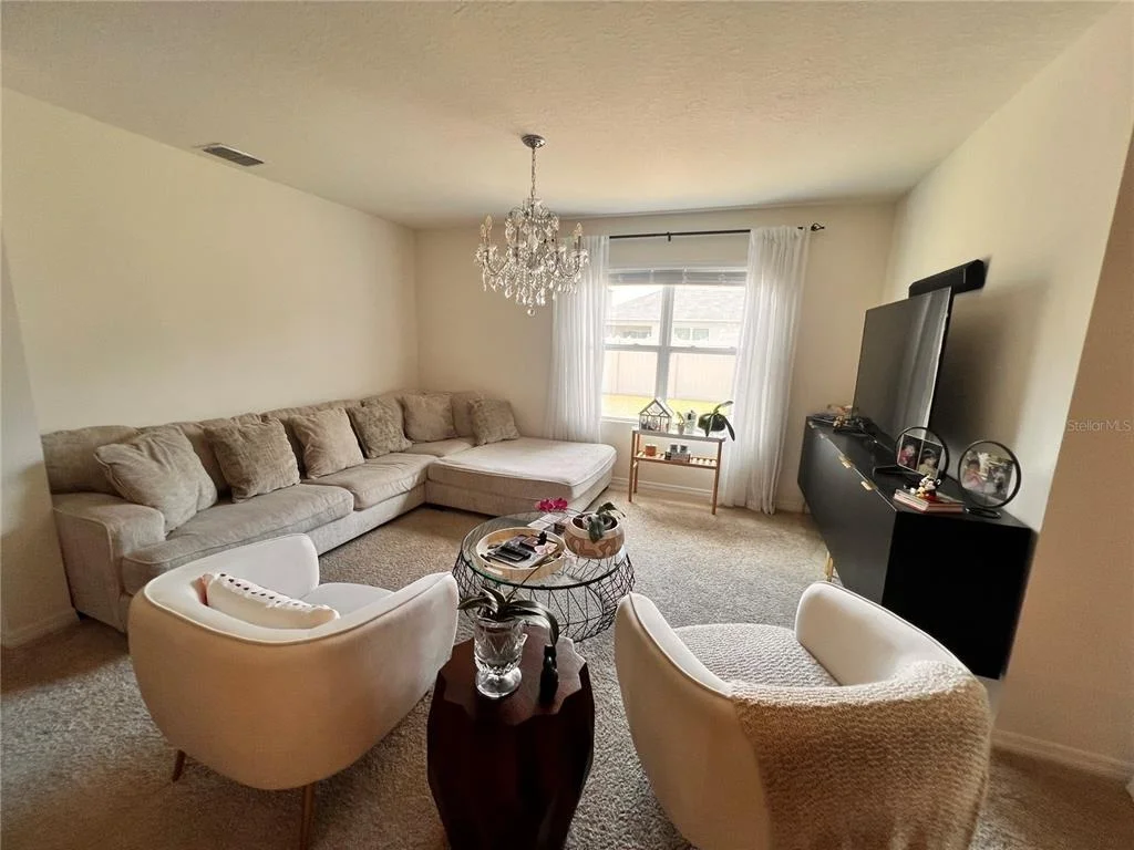 Photo of 1267 IGUANA LOOP