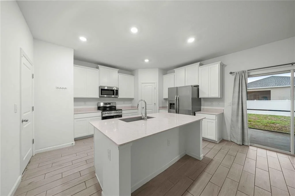 Photo of 3980 NE 34TH AVENUE