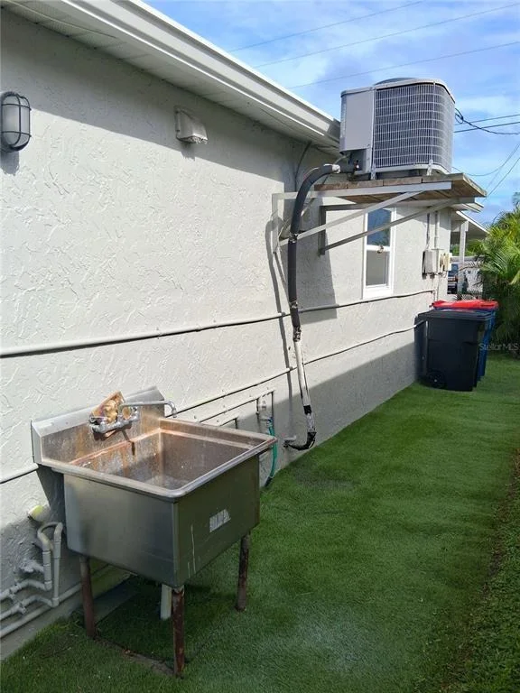 Photo of 6424 BOATYARD DRIVE