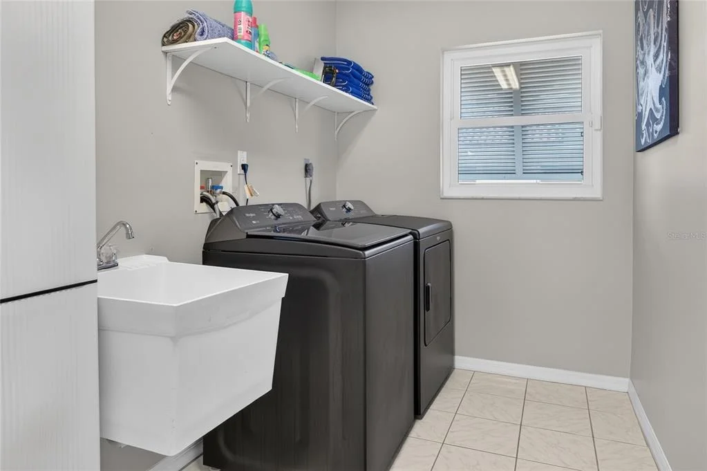 Photo of 2280 VIA ESPLANADE