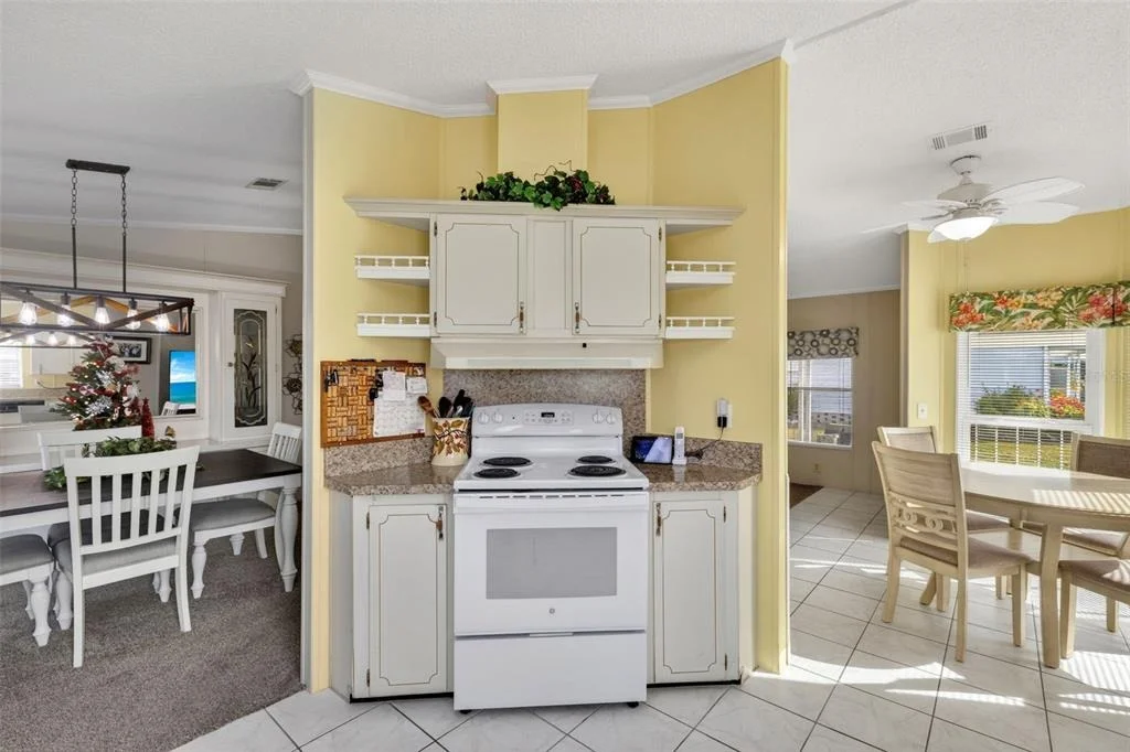 Photo of 512 LA PLAYA CIRCLE