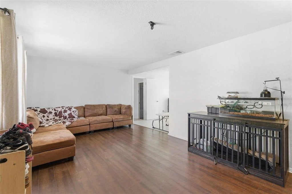Photo of 4327 BEACON SQUARE DRIVE