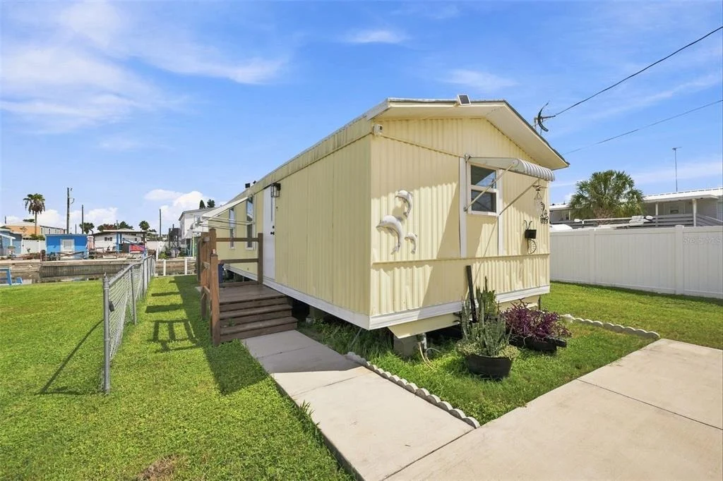 Photo of 6819 HERON LANE