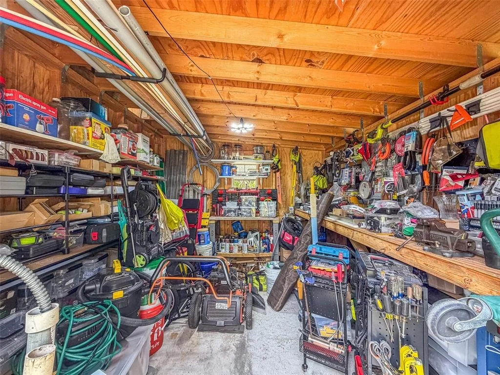 Photo of 305 CLOVERLEAF ROAD