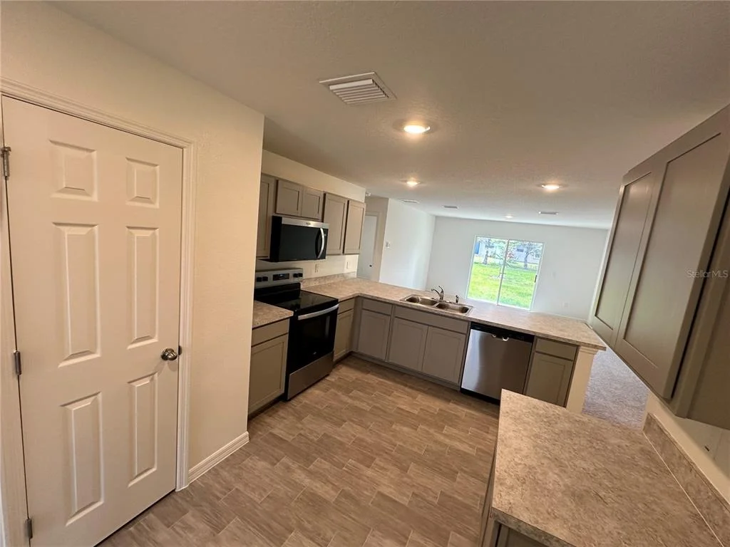 Photo of 48 RIPPLING BROOK DRIVE