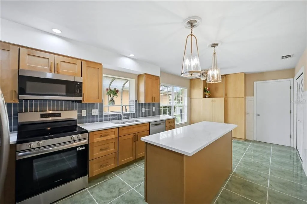 Photo of 4738 DUNDEE DRIVE