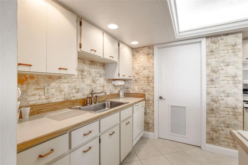 Photo of Unit 3C at 1513 OCEAN SHORE BOULEVARD