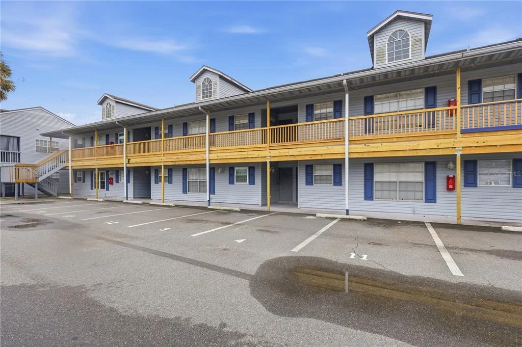 Photo of Unit F13 at 313 DIRKSEN DRIVE