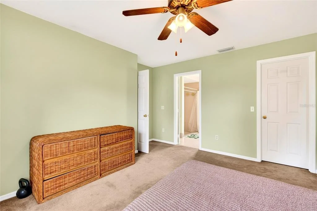 Photo of 10 ALMOND TRACE